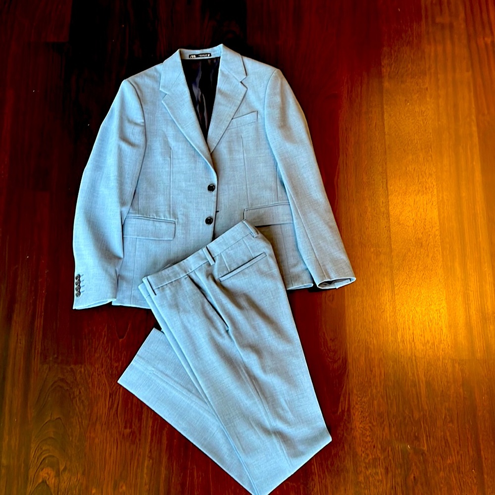 Men’s ZARA blue suit. Slim fit.